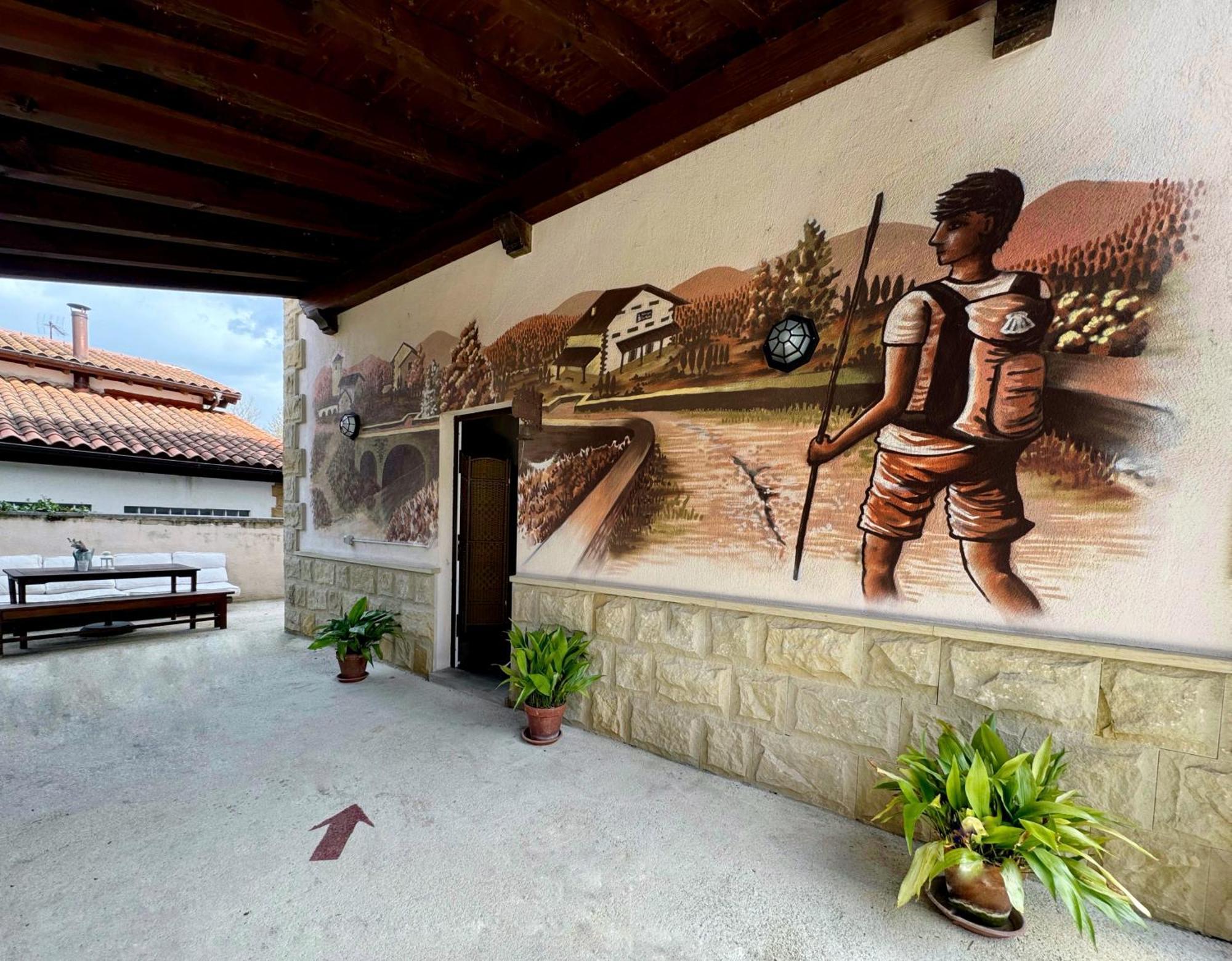 Albergue San Nicolas Larrasoana Bagian luar foto