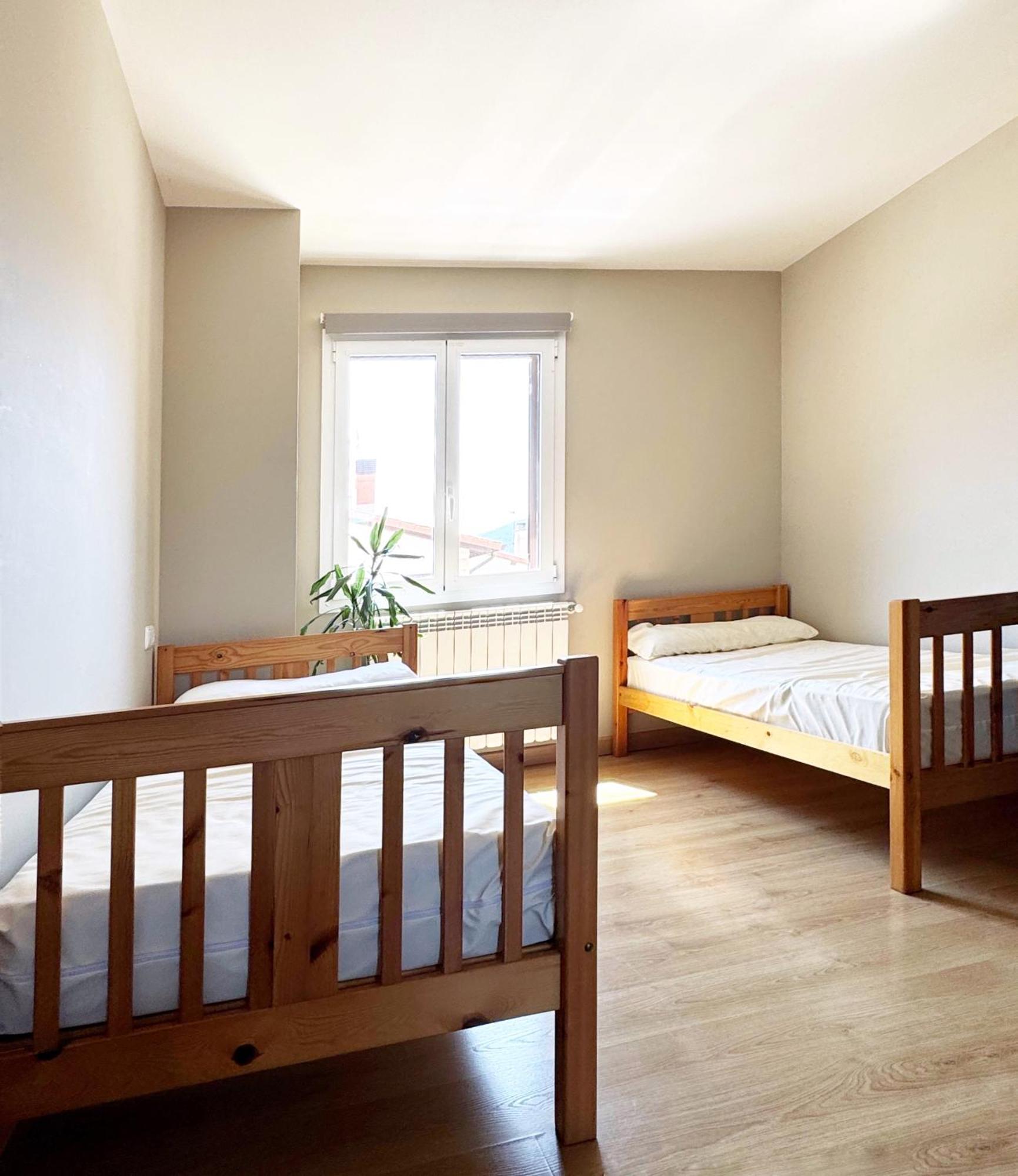 Albergue San Nicolas Larrasoana Bagian luar foto