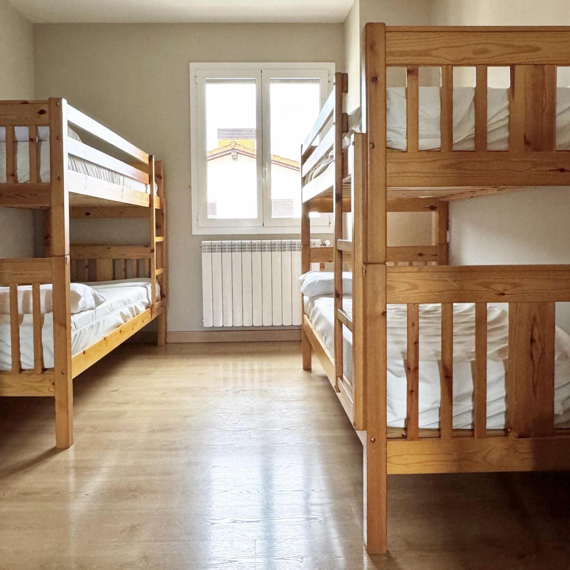 Albergue San Nicolas Larrasoana Bagian luar foto